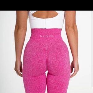 Nvgtn Fuchsia Scrunch Seamless Leggings. Size small